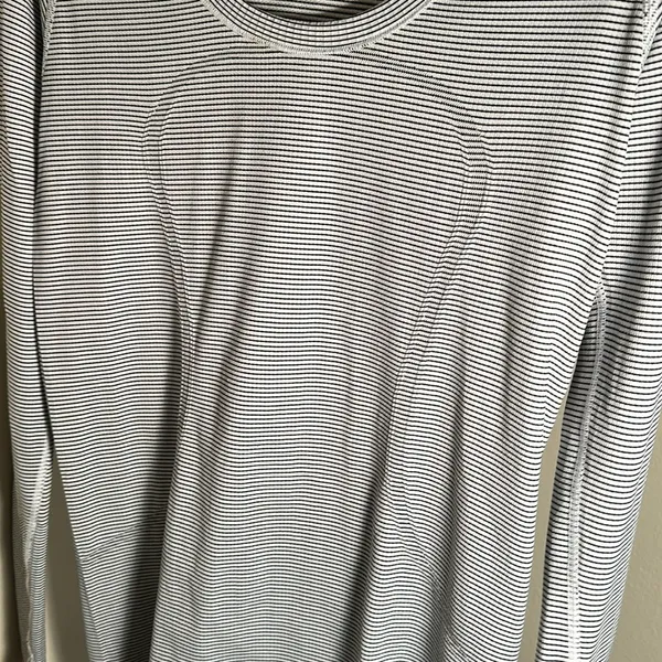 LULULEMON Swiftly Long Sleeve Top size 10 great condition - Image 3