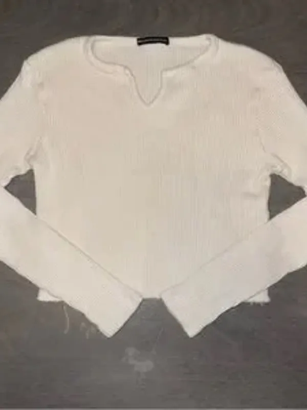 Brandy Melville Cropped Cream Long Sleeve - Image 3