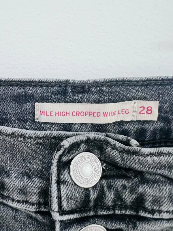 Levi’s Mile High Cropped Wide Leg Black Jeans Size 28 - Image 2