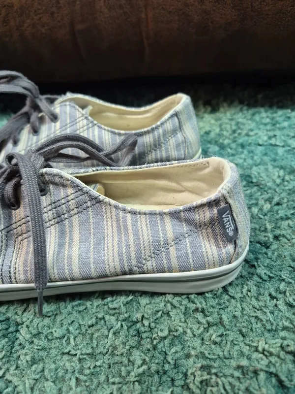 Vans Striped Lace Up Sneakers 6.5 - Image 2