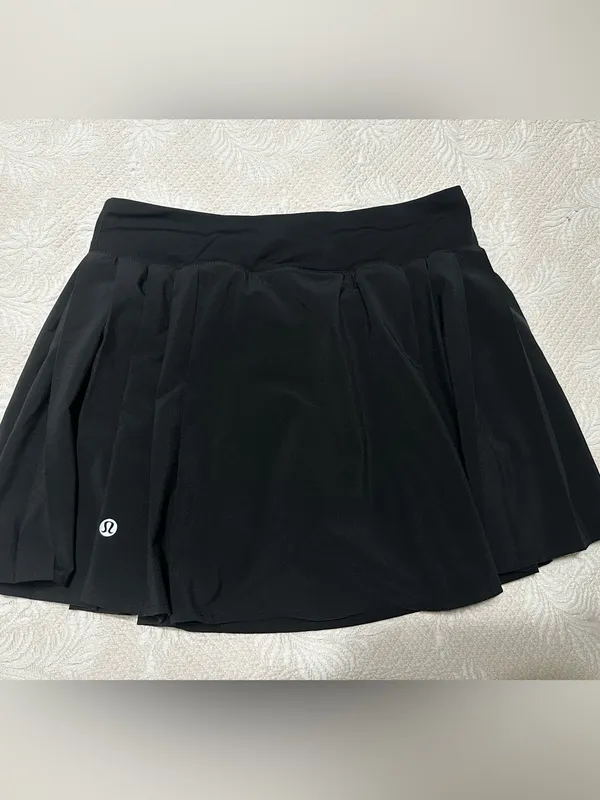 Lululemon black tennis skirt with built in shorts size 6 in great condition - Image 7