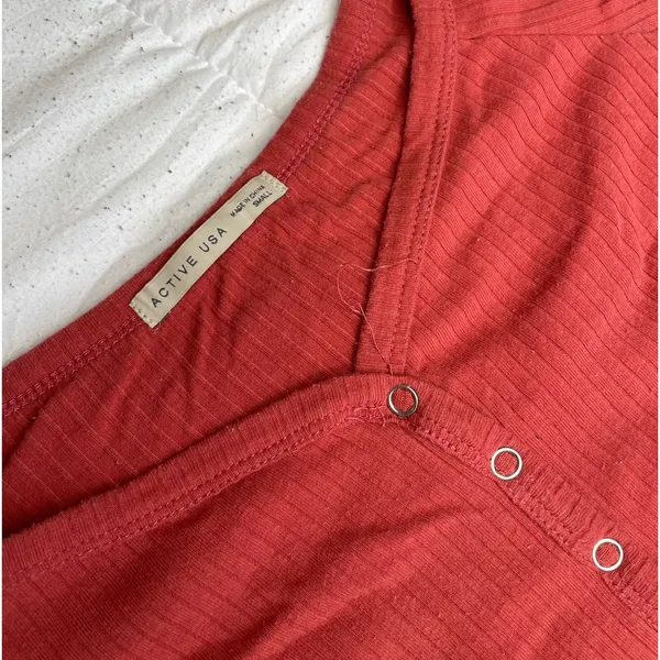 Active USA 3 for $12 Red Cropped Button Down Style Short Sleeve Loungewear Top Size Small - Image 5