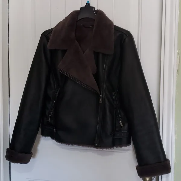 ANA FAUX LEATHER JACKETSIZE LARGE - Image 4