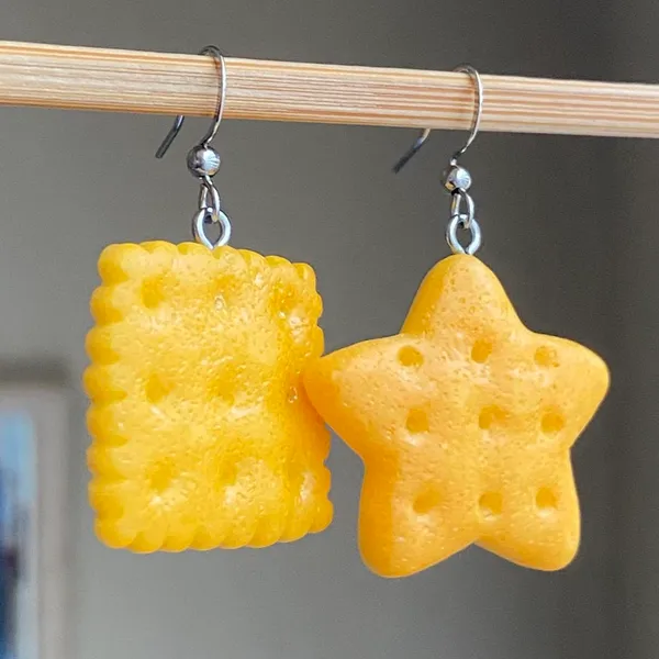 Handmade Kawaii harajuku y2k style biscuit earrings🩷 - Image 3