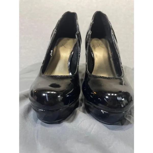 Women's Its Ok Black Patent Leather Platform Heels Size 6 - Image 2