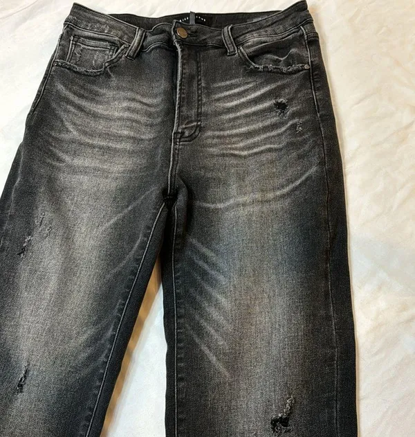 Risen Jeans, in like new condition! Size 11 - Image 2