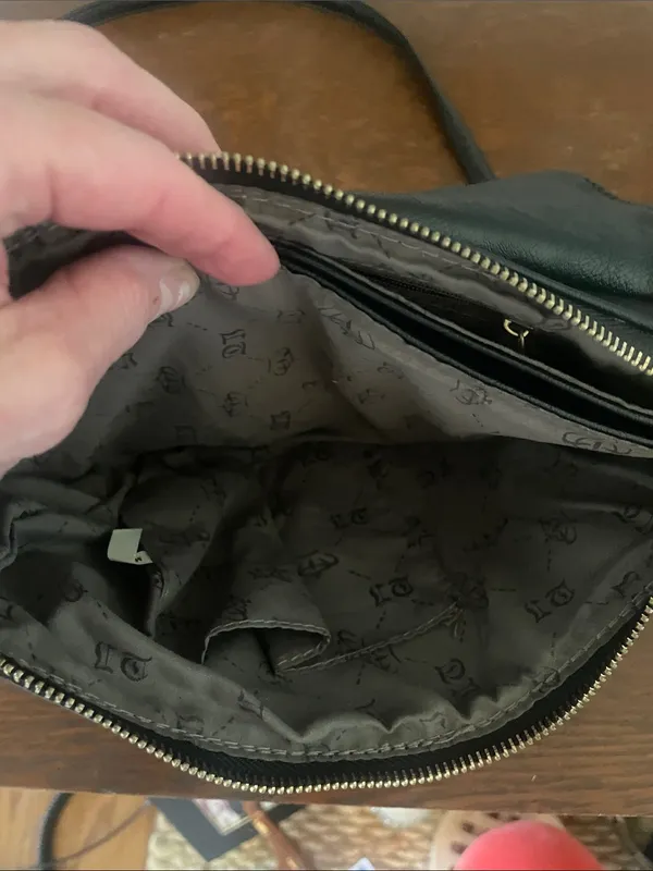 Black super soft faux leather crossbody bag with detachable strap like new - Image 4