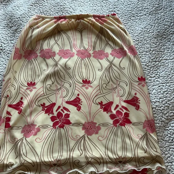 Cream and Red Floral Skirt - Image 4