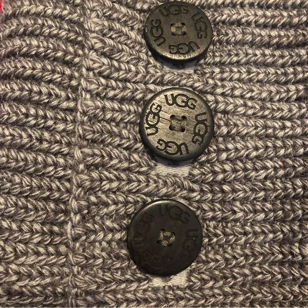 UGG Classic Cardy knitted sweater 3 button fold over boots.Silver color. Size: 8 - Image 11
