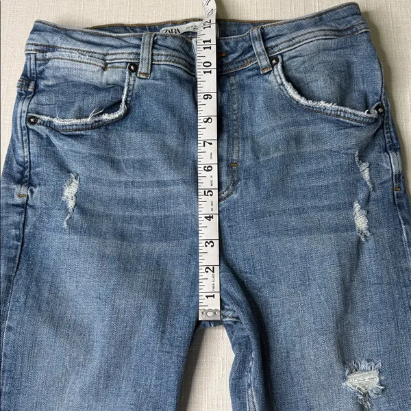 Zara Light Blue Distressed Ankle Jeans - Image 7