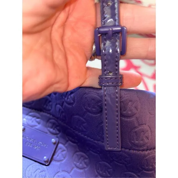 Michael Kors Signature Neoprene Large Purple Tote - Image 6
