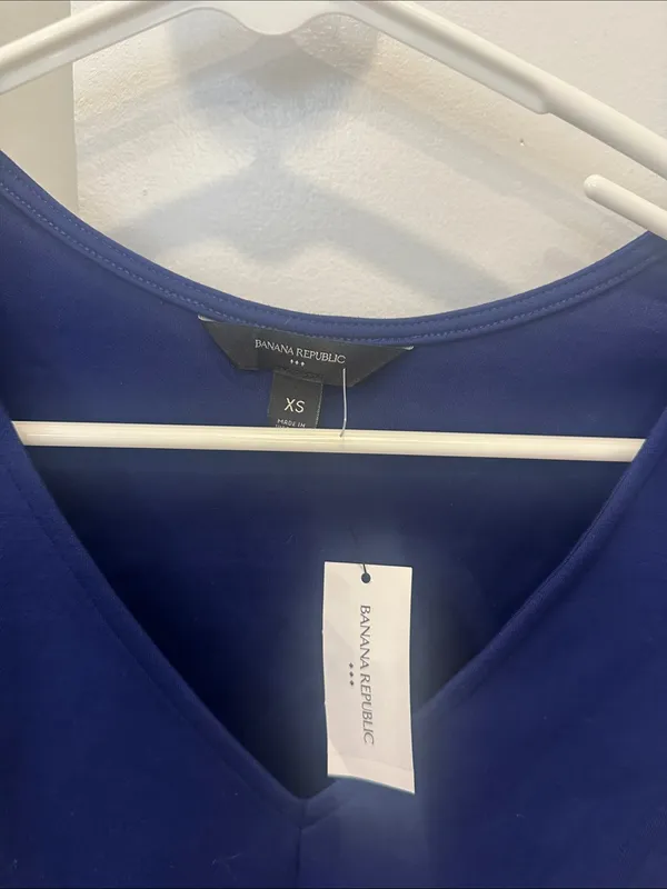 Banana Republic Royal Blue V-Neck Short Sleeve Top - Image 2