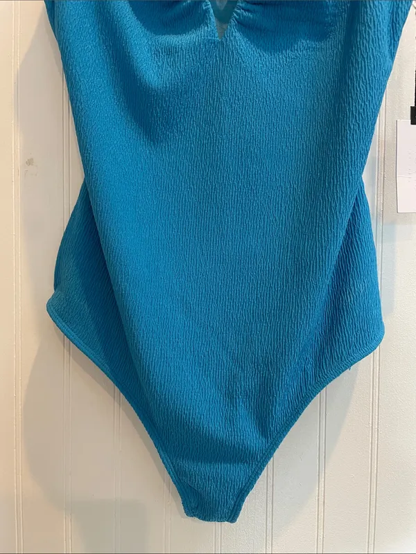 ASTR The Label Fia Bodysuit Plunging Neckline in Ibiza Blue Size L NWT - Image 5