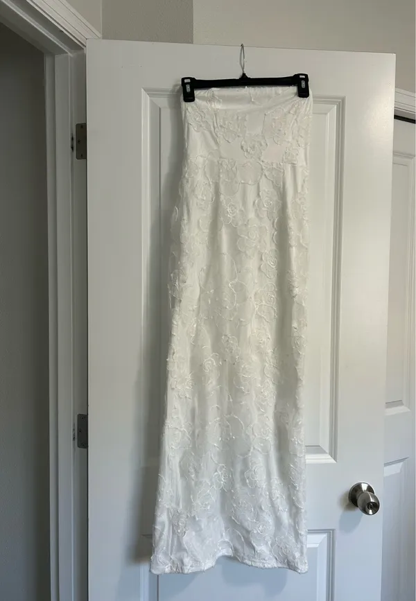 New Selfie Leslie Saints & Secrets Bia Strapless Embroidered Midi Dress Size Small - Image 7