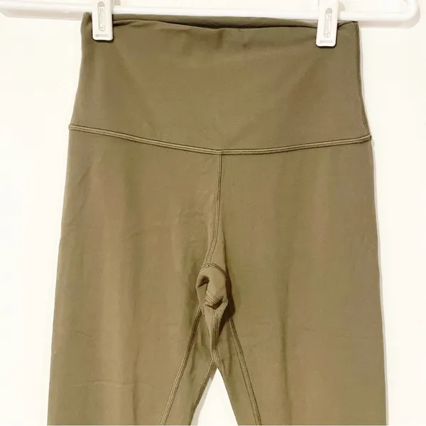 Lululemon Women's Size 4 Wunder Under Leggings‎ Olive Green Mid-Rise - Image 2