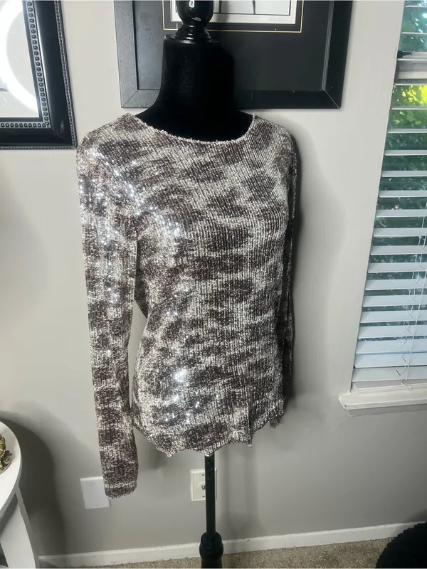 Free People gold rush long sleeve sequins top large NWT - Image 11