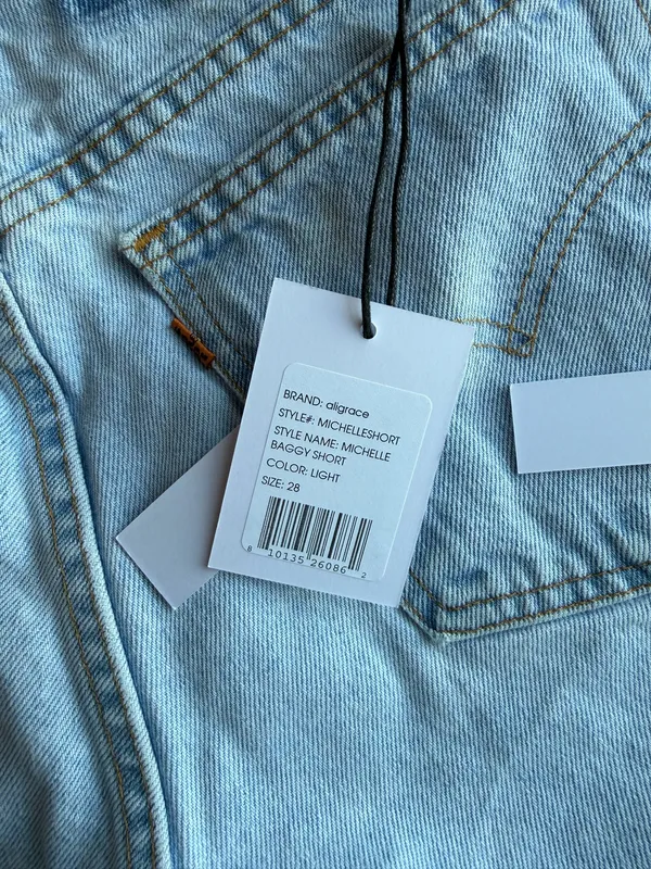 Aligrace vintage Levi’s Size 28 - Image 3