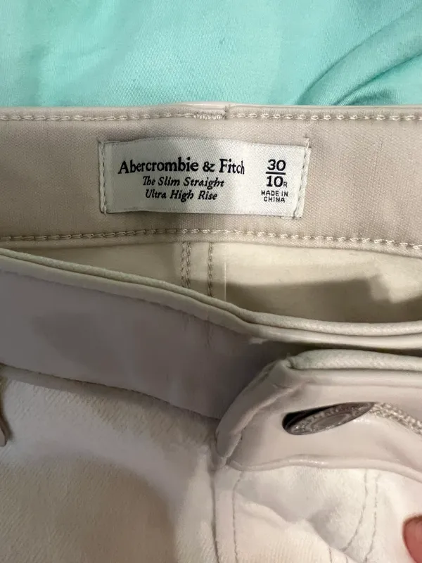 Abercrombie Jeans - Image 3