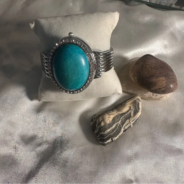 Genoa Woman's Bracelet Watch Turquoise Oval Cabochon Cover Lid - Image 3