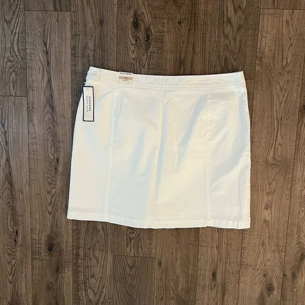 Dockers Women’s Skort‎ 12 Golf Pickleball White - Image 2