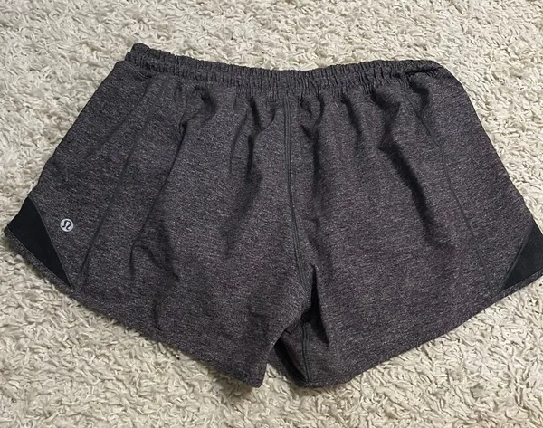 Lululemon Hotty Hot Shorts 4” Grey Size 10 - Image 3