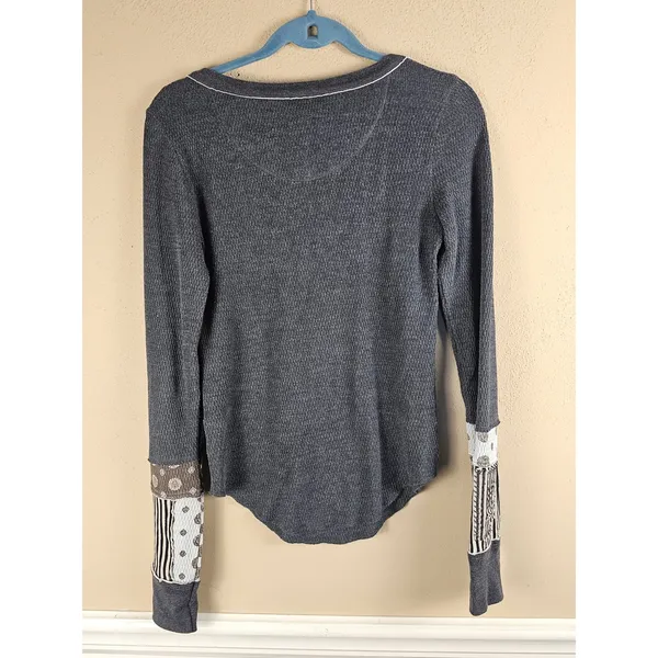 We The Free People‎ Womens Gray Long Sleeve Railroad Henley Shirt Medium - Image 2
