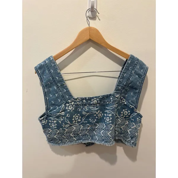 Free People Blue Floral Print Denim Crop Top Button Front Square Neck Medium - Image 3