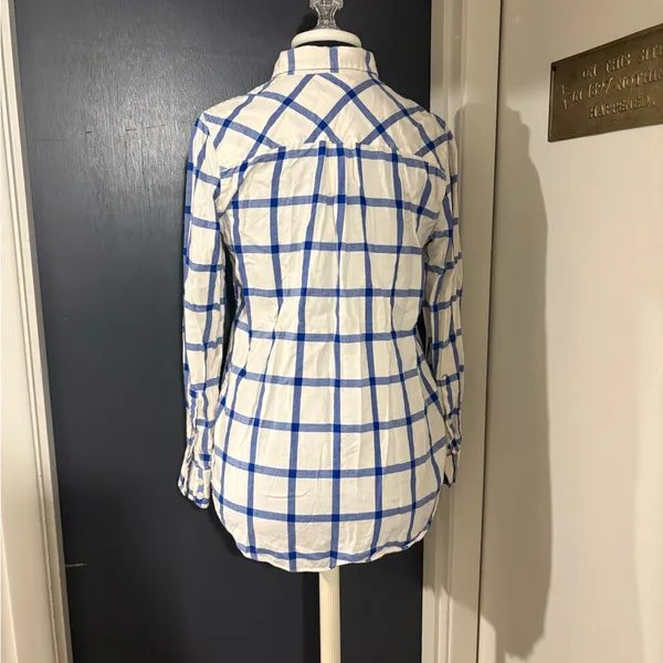 💜 J. Crew 100 Percent Cotton Blue and White Plaid Women's Button Down Shirt 🦭 - Image 3