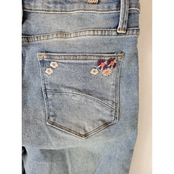John Mark Jeans Sz 8Floral Embroidery Cropped Stretch Boho Retro Hippie Artsy - Image 4