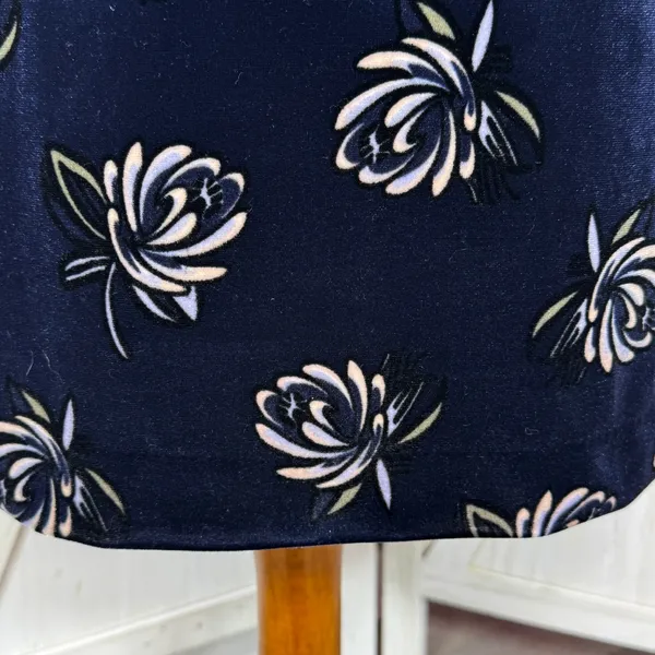 Loft Floral‎ Print Velvet Straight Pencil Skirt Navy Blue Medium - Image 7