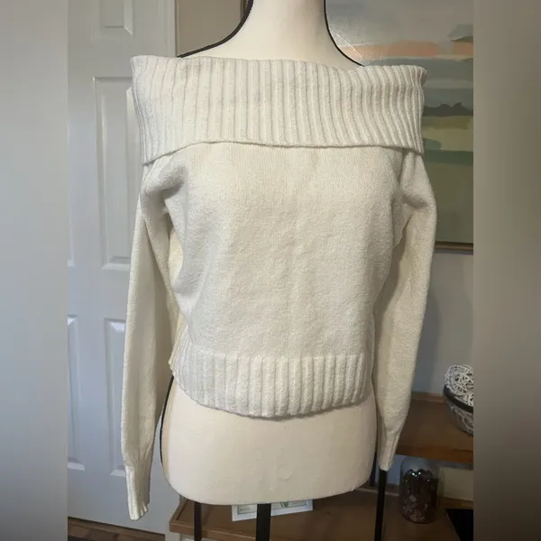 Hollister Off Shoulder Sweater Cream Cropped Knit Soft Girl Preppy Small - Image 2