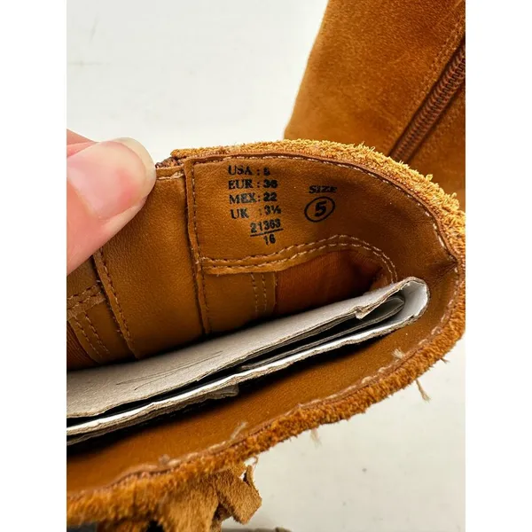 Vintage Predictions Suede Leather Fringe Boots Size 5 - Image 6