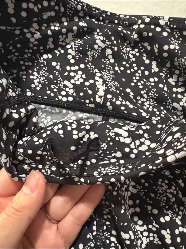 Lululemon size 6 fast & free crop Black White Speckle Side-Pocket Leggings - Image 8