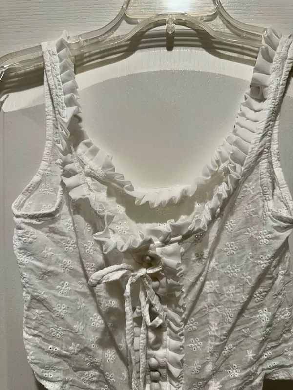 Adorable Boutique White Corset Top with Ruffled Edges - Perfect Condition! - Image 3