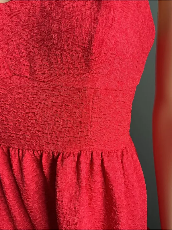 Chelsea28 Red Textured Tiered Midi Dress Size S - Image 9