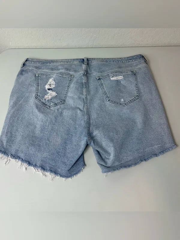 Torrid Women’s Plus 5 Inch Classic Denim HighRise Shorts Medium Wash Size 20 - Image 3