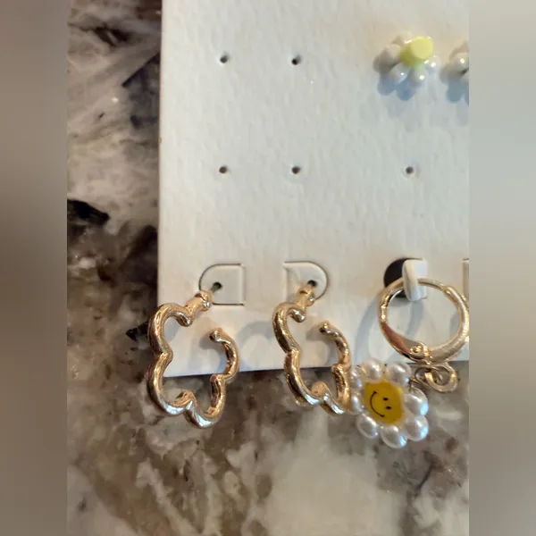 American Eagle Assorted Earring Spring Set - Image 2