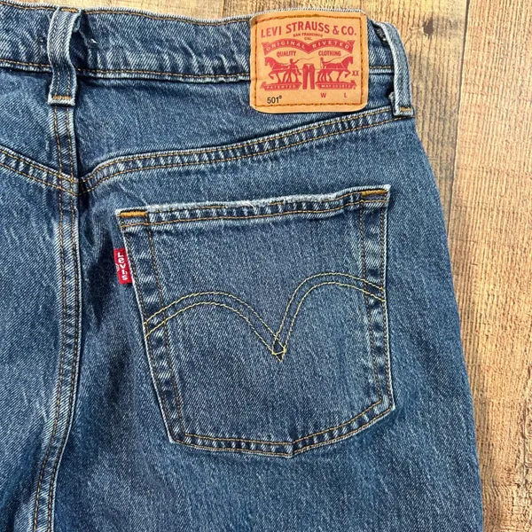 Levi's 501 Original Jeans Women's 31x30 Worn In Straight Button Fly Denim Pants - Image 9