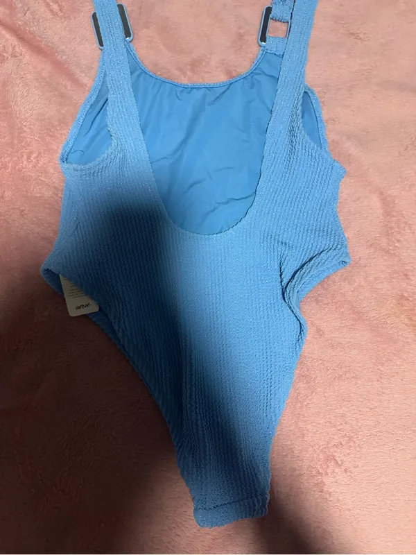 Aerie swim - Image 8