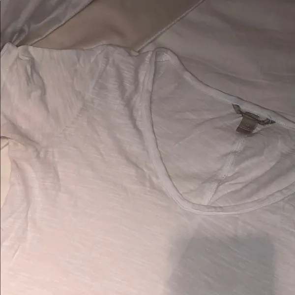 White v neck tee medium - Image 4