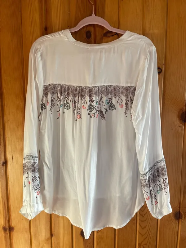 Aventura balloon sleeve Tencel top NWT - Image 3