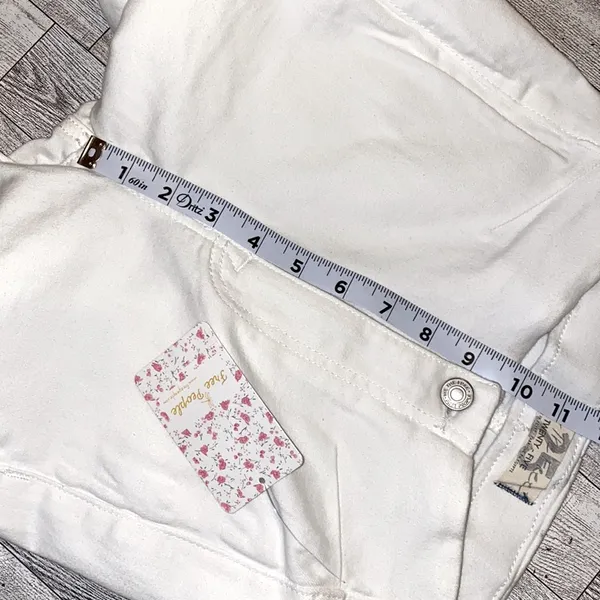 NWT!! Free People We The Free High Rise Jeans Size 25 Raw Hem - Image 7