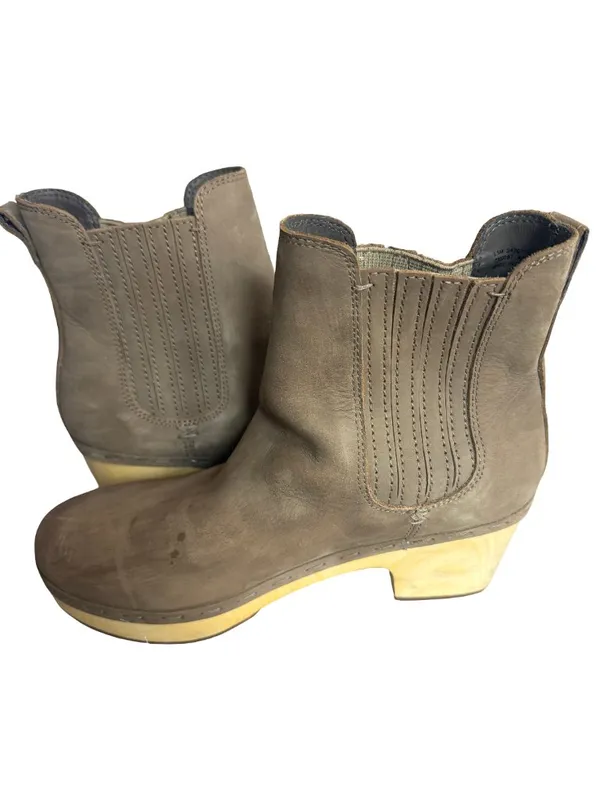 Frye & Co. Odessa Chelsea Boots High Heel Nubuck Leather Taupe Size 8.5 Women's - Image 4