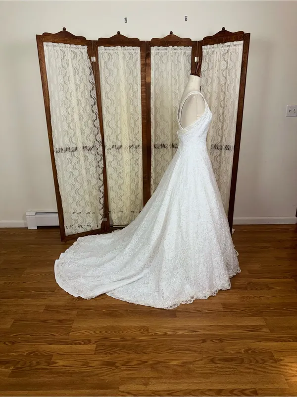 Gorgeous Vintage 90s Sequin and Lace Wedding Gown - Image 4