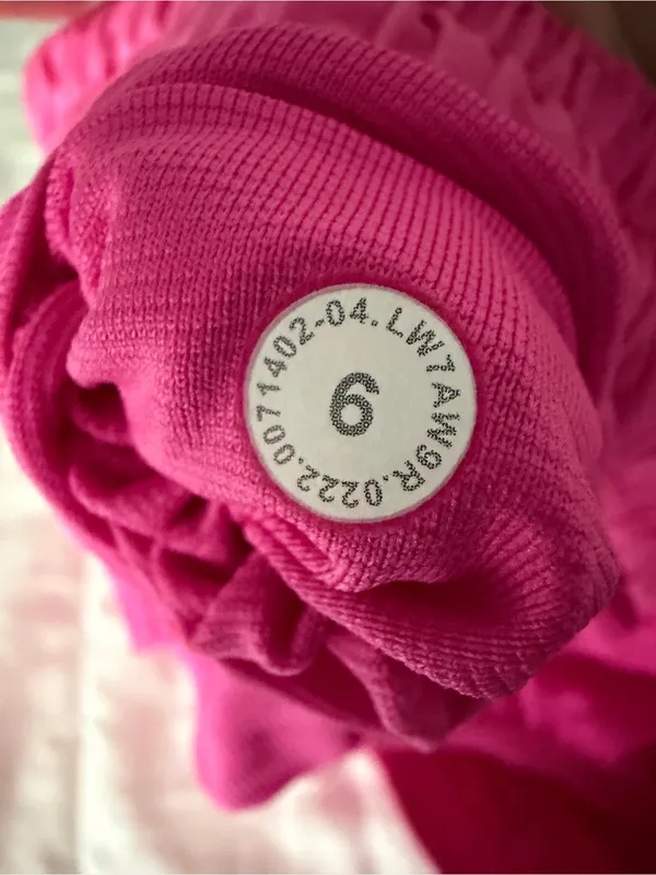 lululemon sonic pink hotty hot 2.5 shorts - Image 3
