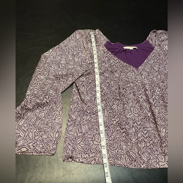 LOFT Purple & White Floral V-Neck Long Sheer Sleeve Blouse - Image 9