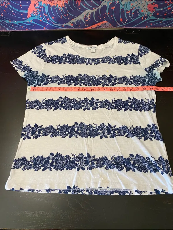 Old Navy White Tee with Blue Logo Tag - Image 6