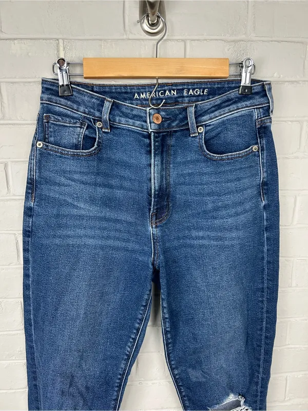 American Eagle Distressed Mom Jeans Size 4 - Image 6