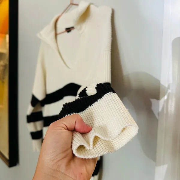 SOON Maternity Jenni Black White Striped Collared V-Neckline Sweater Size Medium - Image 5
