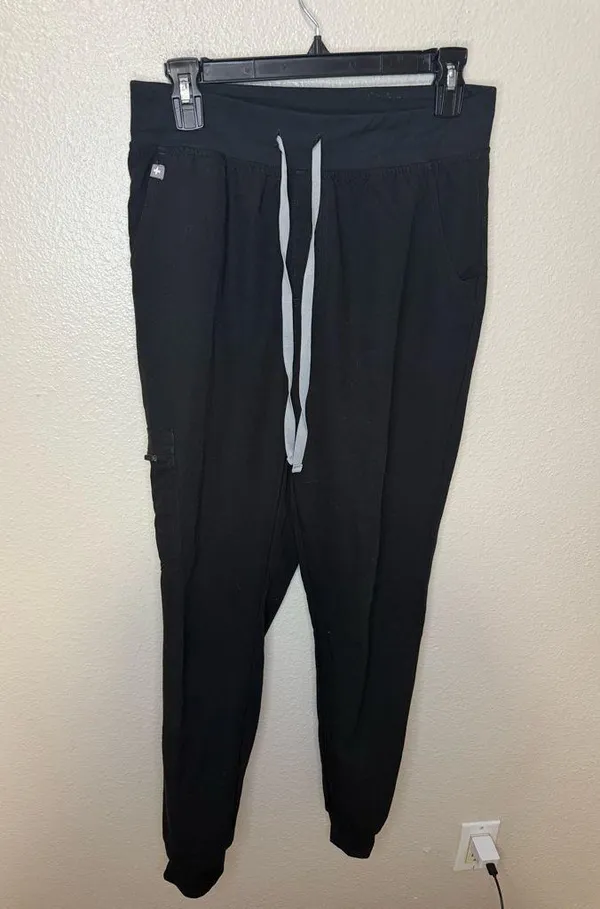 Figs Women's Zamora High Rise Scrub Joggers - Image 2